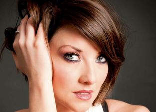 Jennifer Maguire is Engaged! The Republic of Telly Star Shares Pic of Her Fiancé – and the Ring!