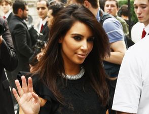 Kim Posts Photos As Herself And Kanye Enjoy A Hawaiian Break