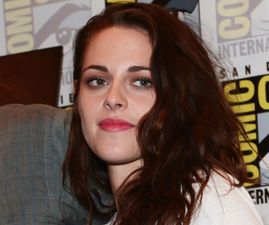 Kristen Stewart Is Crying Non-Stop and Refusing To Shower At Producer Friend’s L.A. Haven