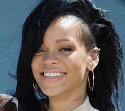 Luscious Lips: Rihanna Shares Her Top Beauty Tip