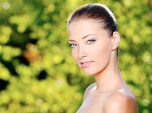 Minimal Make-Up Is Bang On Trend For Autumn! Get the Look with Our Simple Tips