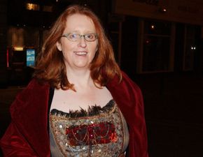 Singers Mary Coughlan and Sinead O’Connor End Their Fued and Share Dinner!