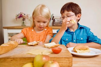 Is Your Child Making Friends? Here Are Some Top Tips To Help Them Out