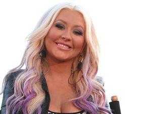 Christina Aguilera Thinks Her Curves Are Beautiful No Matter What They Say!