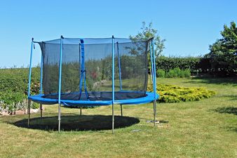 Kids Should be “Discouraged” From Playing on Trampolines Say Paediatricians