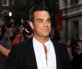 Fatherhood? Easy! Robbie Thinks All He Needs Is The Internet