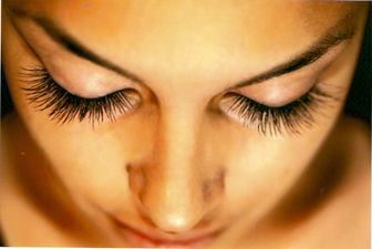 The Four Step Trick To Fuller Looking Lashes (No Falsies Required)