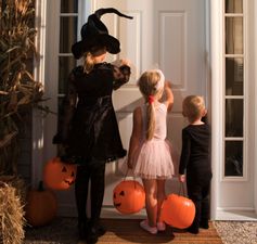 Are You Spooked By Last Minute Costume Shopping? Make Sure Your Children Are Trick-Or-Treat Ready This Halloween!