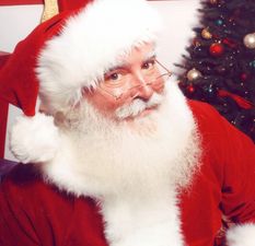 Santa Urges Irish Children To Get A Move On As Brangelina’s Brood Post Their Letters To North Pole!