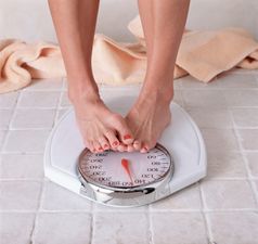 T’is NOT The Season To Be Chubby! Many Women Spend December Stressing Out About Christmas Weight Gain