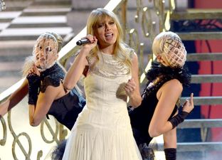 In The Spotlight: We Rate And Slate The Style At The American Music Awards