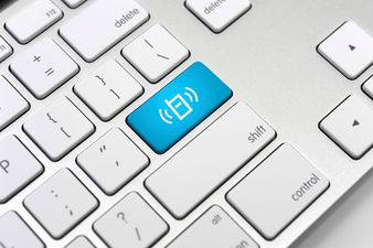 Syncing Your Pictures With Facebook: Is It Really 100% Safe?