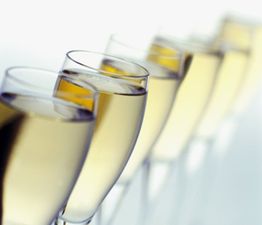 Choosing Your Christmas Tipple: The Tastier Drink Swaps For Less Calories