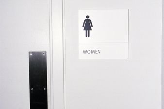 Inspirational: Stranger Responds to Bathroom Grafitti With This Touching Note