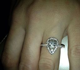 Would You Look at That Sparkler? Soap Star Gets Engaged!