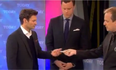 Watch Your Back! The World’s Best Pick-Pocketer Fleeces Seacrest And Buddies On US TV
