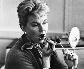 Makeup Mistakes: The Methods That Make You Look Old!