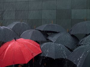 Beloved Irish TV Presenter Blamed For The Manic Weather On Twitter, But She Takes It All In Her Stride