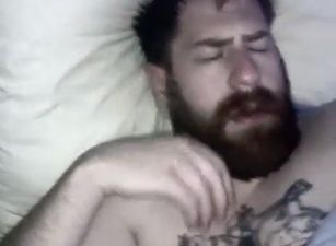 Alternative Alarm Clock – Wife Slaps Husband Awake For 15 Days Straight