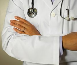 PIC: The Moment A Doctor Loses His Teen Patient Was Captured In This Poignant Shot