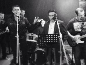 Aslan Frontman Christy Dignam Diagnosed With Cancer