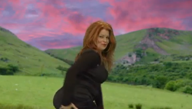 VIDEO: You’ll Notice A Few Familiar Faces… Baby Got Back, As Gaeilge