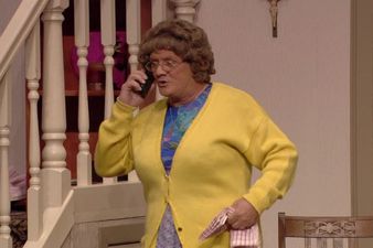 Parents On Mobile Phones – Thirteen Texts And Calls We Have All Received From Mammy And Daddy