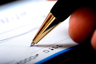 The Price Tag Hurts… Singer To Pay Out One Million Pounds To Former Manager After Massive Dispute