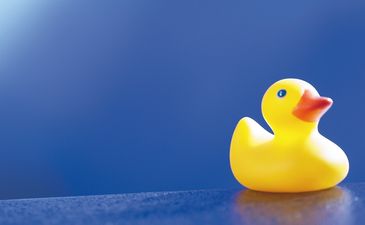 PHOTO: Can’t Read In The Bath In Case Your Book Gets Wet? This 8-Year-Old Came Up With A Quick Fix