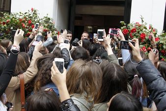 VIDEO: Harry Styles Gets Mobbed Leaving A Paris Hotel