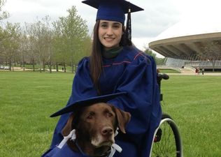 “After We Graduated…”: Heartwarming Photo Of Woman And Her Service Dog Graduating Goes Viral