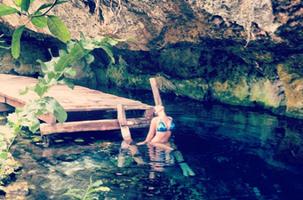 “OMG Mortified!!” Kelly Brook’s Caught By The Paps On Holidays