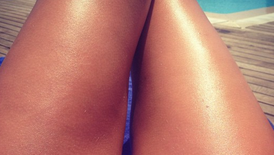 “Gotta be Done!” Una Healy Shares Holiday Selfie