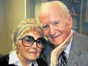Real Life Notebook Story: Childhood Sweethearts Die One-Day Apart