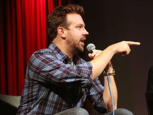 Take a Bow: Veteran Cast Member to Leave SNL After 10 Years on the Show