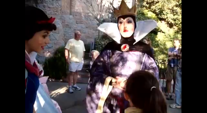 VIDEO – Now That’s Committing To Character, Disneyland’s Evil Queen Lives Up To Her Title