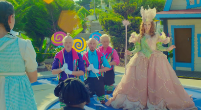 Video: Talented A Capella Group Create a Modern Day Wizard of Oz Music Medley