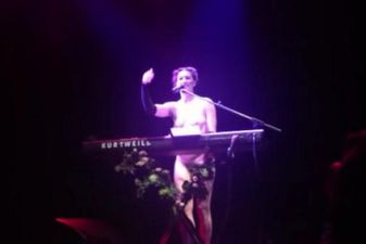 VIDEO: Musician Amanda Palmer Delivers Mighty Blow to The Daily Mail… Through Song