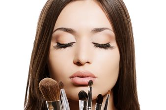 Eleven Things That Really Annoy Us About Wearing Makeup