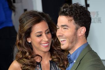 “It’s A Girl!!!!!” Pop Star Unveils Sex Of Baby