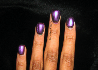 Photo: An Extreme Manicure with 53 Layers of Nail Polish