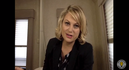 VIDEO – Ask Amy – Amy Poehler Gives Us Some Advice On Love