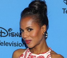 Photo: Top Actress Shows-Off Wedding Ring for the First Time