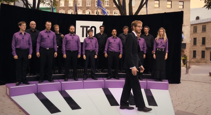 Video: This is Brilliant! Human Piano Entertains Onlookers in Canada