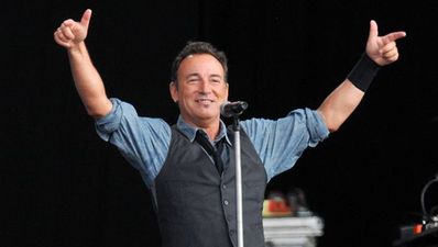 Fans Pay Bruce Springsteen $300,000 To Cook A Lasagne For Them