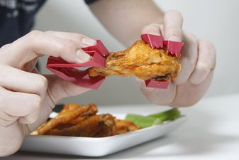 Messy No More: Special Finger Tripods Allow People to Eat Food Without the Mess