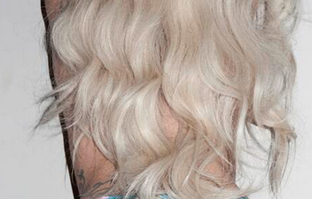 PICTURE: Bum Deal – Another Day, Another Pop Star’s Derrière