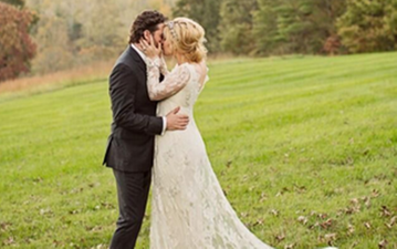 Kelly Clarkson Shares Wedding Snaps On Twitter