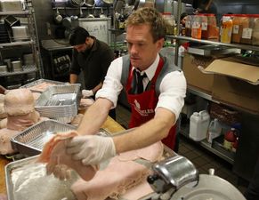 Neil Patrick Harris and Bella Thorne Serve up Turkey to the Homeless for Thanksgiving