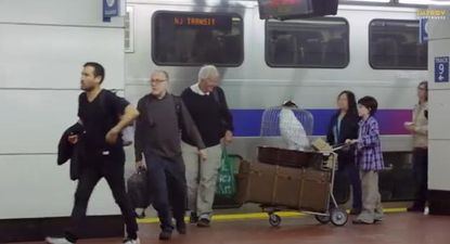 VIDEO – Harry Potter Lookalike Tries To Find Platform 9 And 3/4 In Train Station